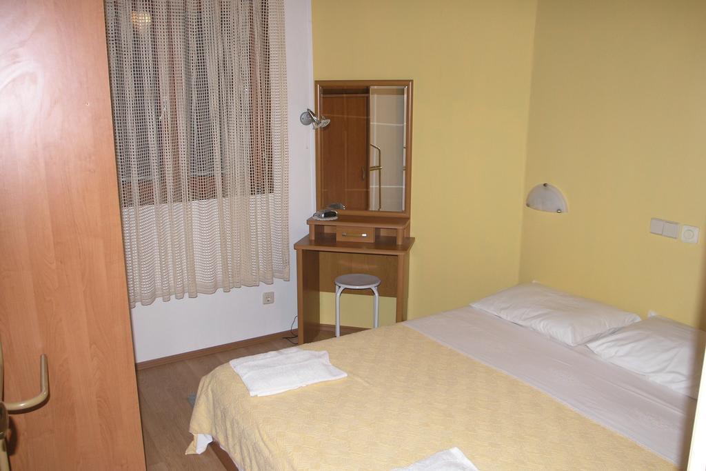 Apartments Mia Mo Премантура Стая снимка
